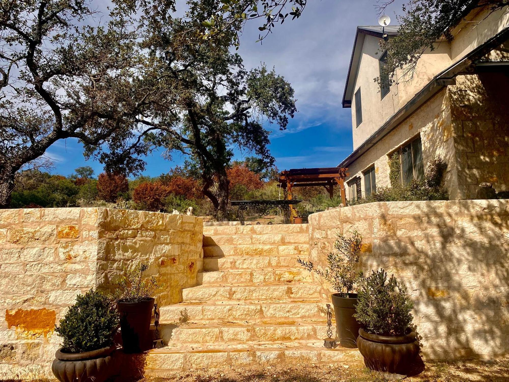 V700 Ranch Stays Marble Falls Bagian luar foto